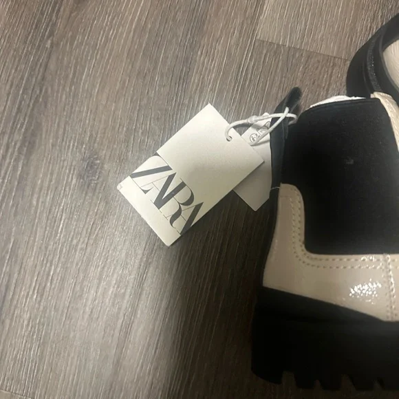 ZARA Kids Black and Cream Boots size 9 - Picture 5 of 5